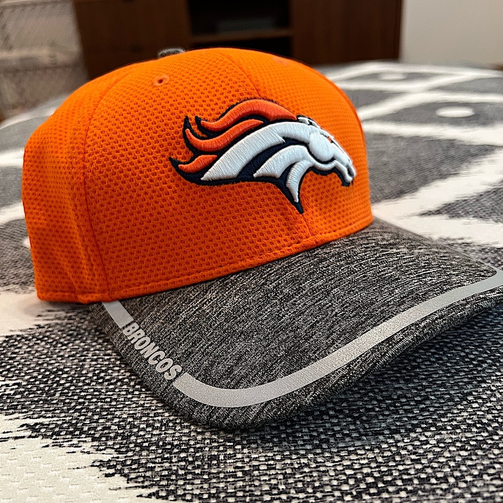 Mens NEW ERA Fitted Denver Broncos low profile Hat, Orange and Grey, L/XL